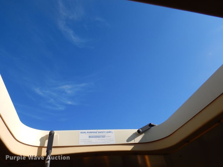 image for item DK8238 1990 Ford B700  school bus