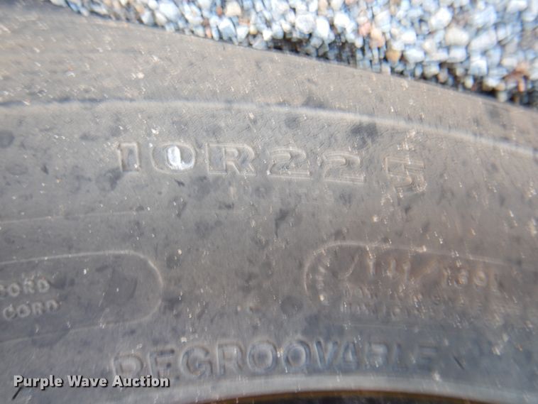 image for item DK8238 1990 Ford B700  school bus