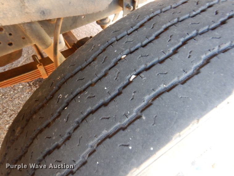 image for item DK8238 1990 Ford B700  school bus