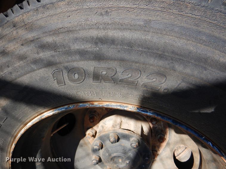 image for item DK8238 1990 Ford B700  school bus