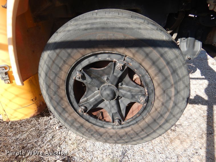 image for item DK8239 1995 Chevrolet Bluebird  school bus