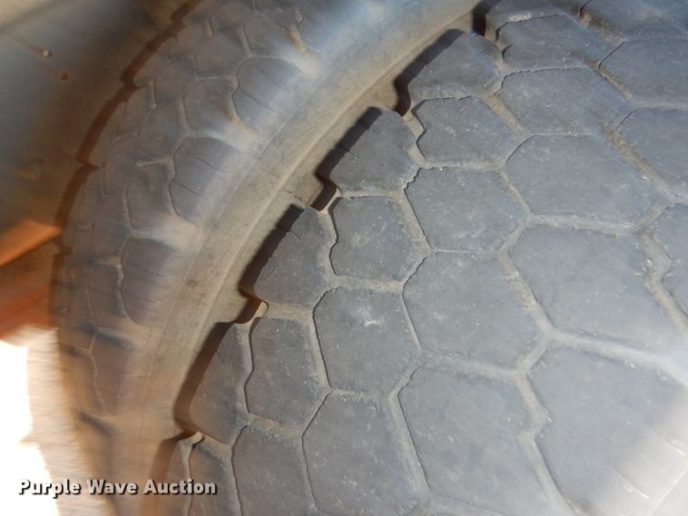 image for item DK8239 1995 Chevrolet Bluebird  school bus