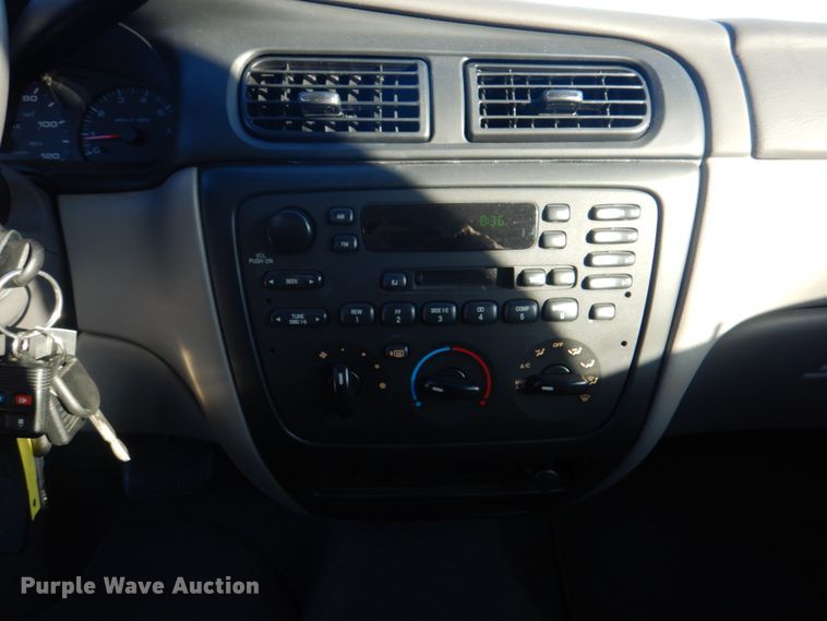 image for item DL0146 2002 Ford Taurus