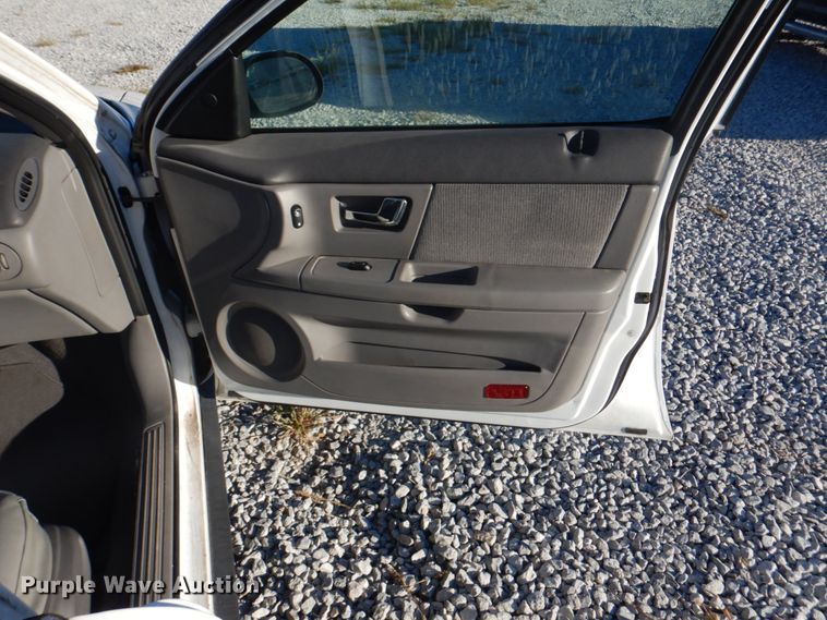 image for item DL0146 2002 Ford Taurus