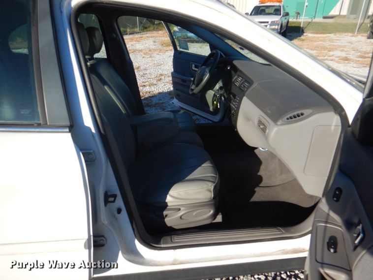 image for item DL0146 2002 Ford Taurus