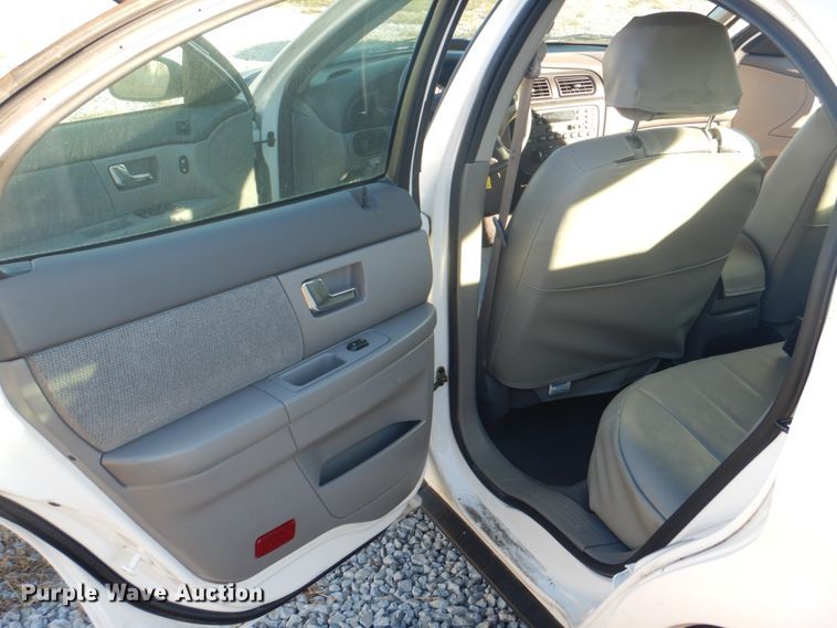 image for item DL0146 2002 Ford Taurus