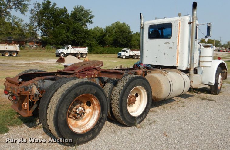 image for item DL0577 1979 Peterbilt 389-S19  semi truck