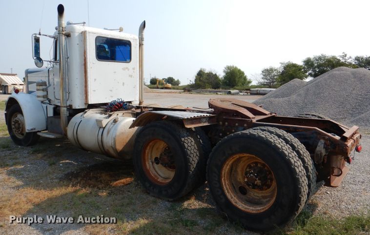 image for item DL0577 1979 Peterbilt 389-S19  semi truck