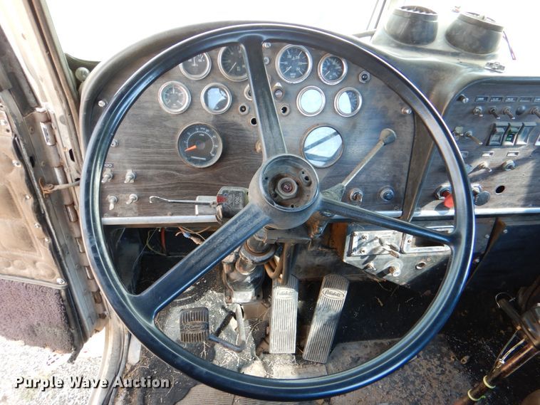 image for item DL0577 1979 Peterbilt 389-S19  semi truck