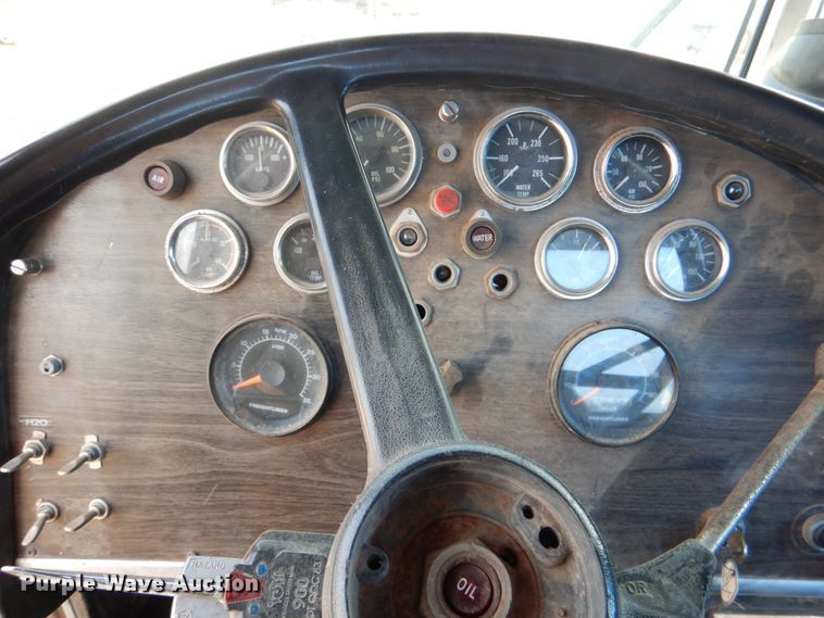 image for item DL0577 1979 Peterbilt 389-S19  semi truck