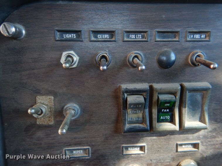 image for item DL0577 1979 Peterbilt 389-S19  semi truck