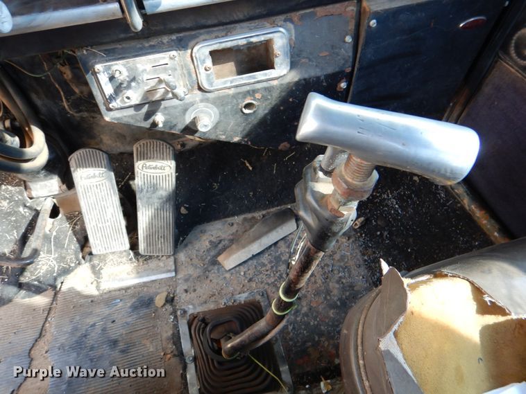 image for item DL0577 1979 Peterbilt 389-S19  semi truck