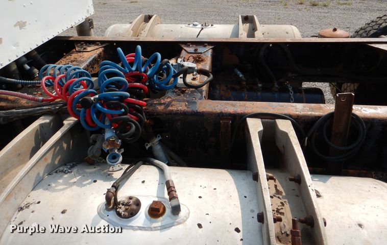 image for item DL0577 1979 Peterbilt 389-S19  semi truck