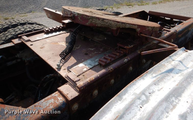 image for item DL0577 1979 Peterbilt 389-S19  semi truck