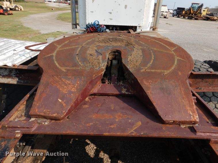 image for item DL0577 1979 Peterbilt 389-S19  semi truck