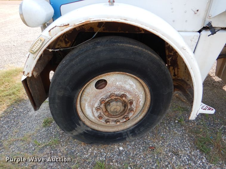 image for item DL0577 1979 Peterbilt 389-S19  semi truck