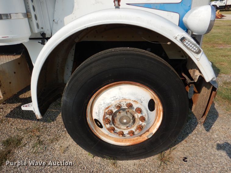 image for item DL0577 1979 Peterbilt 389-S19  semi truck