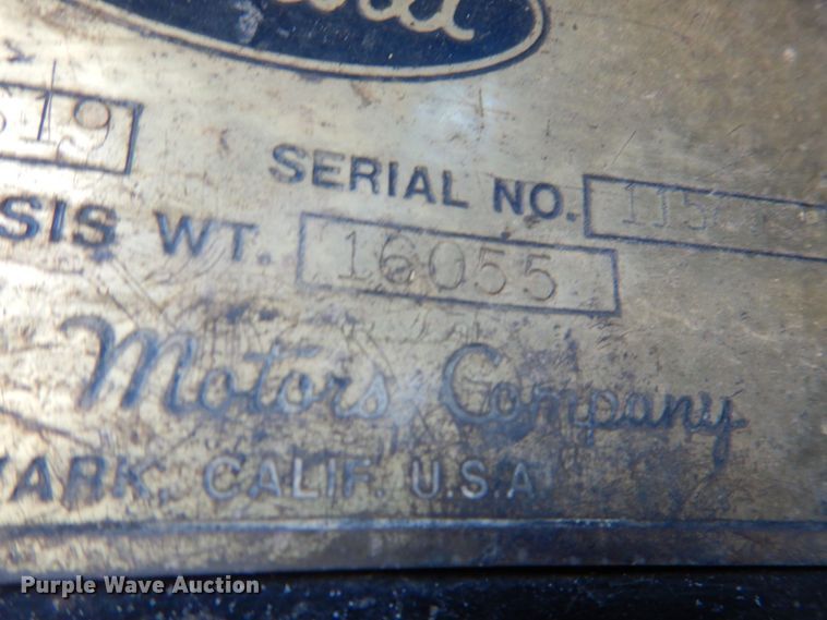 image for item DL0577 1979 Peterbilt 389-S19  semi truck