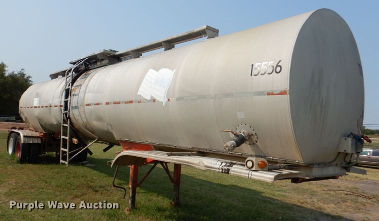 image for item DL0578 1984 Fruehauf TA4-52-R  tank trailer