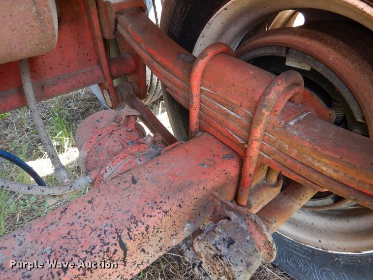 image for item DL0578 1984 Fruehauf TA4-52-R  tank trailer