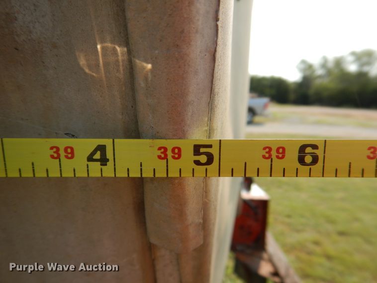 image for item DL0578 1984 Fruehauf TA4-52-R  tank trailer