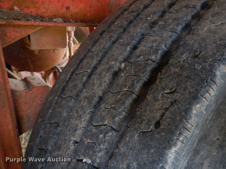 image for item DL0578 1984 Fruehauf TA4-52-R  tank trailer