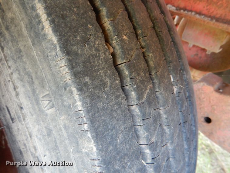 image for item DL0578 1984 Fruehauf TA4-52-R  tank trailer