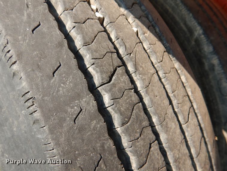 image for item DL0578 1984 Fruehauf TA4-52-R  tank trailer