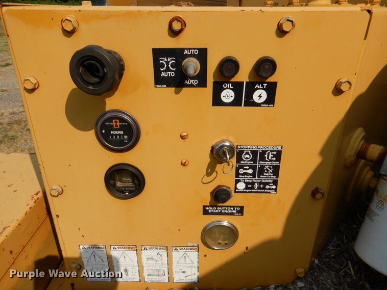 image for item DL0579 2001 Vermeer BC1250A  wood chipper