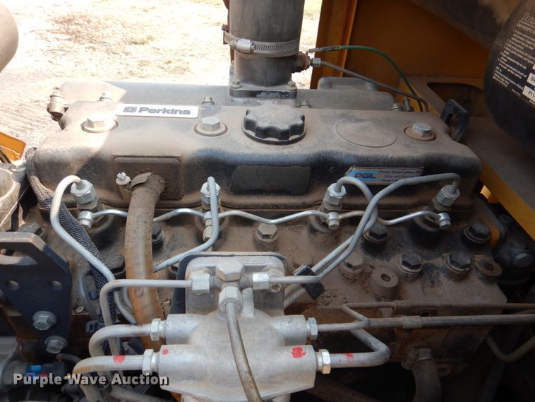 image for item DL0579 2001 Vermeer BC1250A  wood chipper