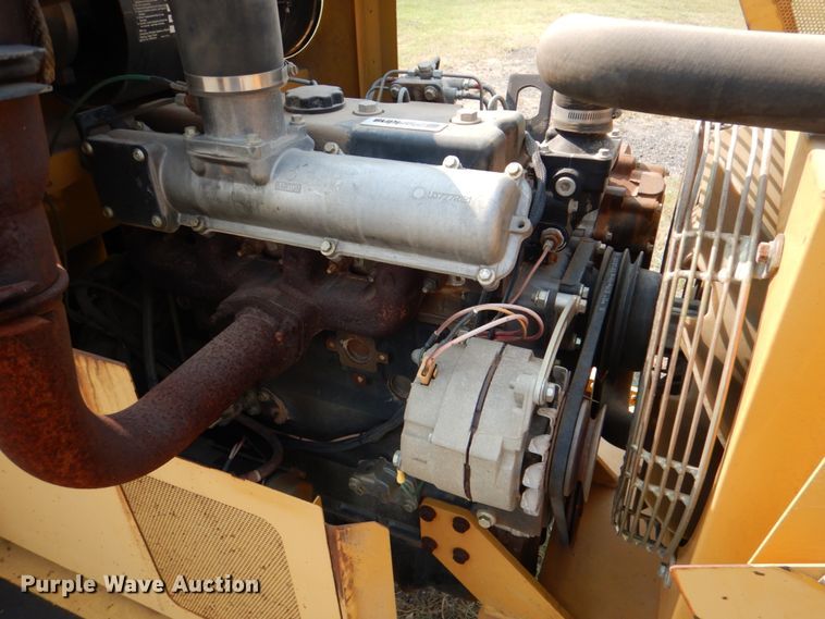 image for item DL0579 2001 Vermeer BC1250A  wood chipper