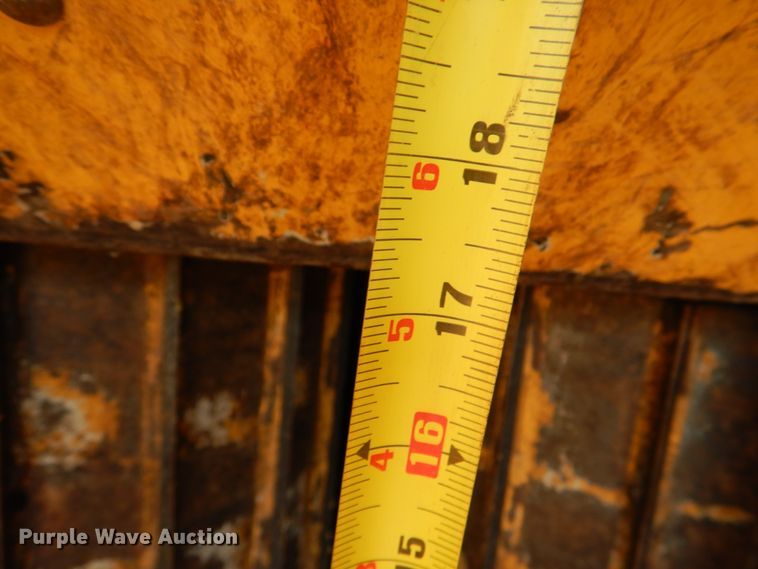 image for item DL0579 2001 Vermeer BC1250A  wood chipper