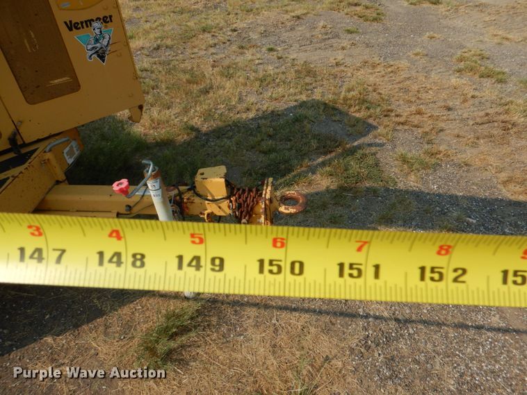 image for item DL0579 2001 Vermeer BC1250A  wood chipper