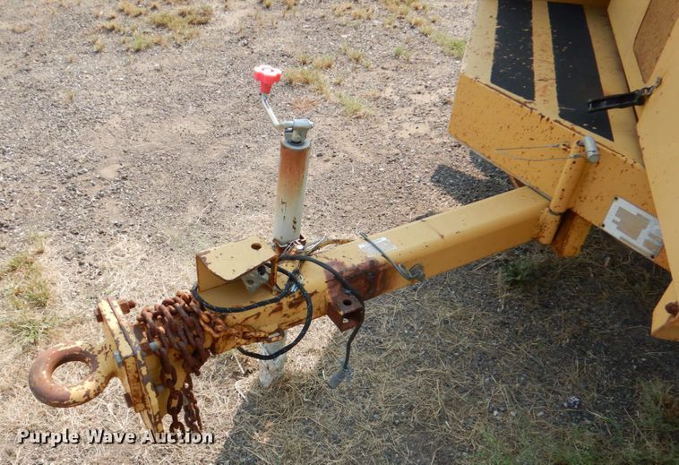 image for item DL0579 2001 Vermeer BC1250A  wood chipper