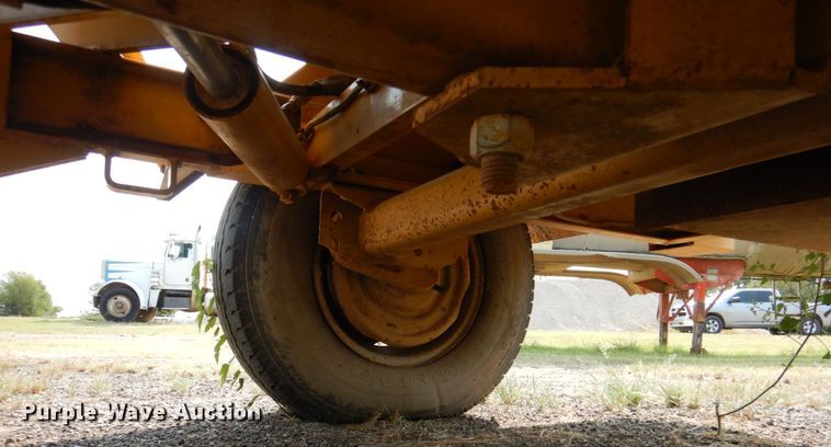 image for item DL0579 2001 Vermeer BC1250A  wood chipper