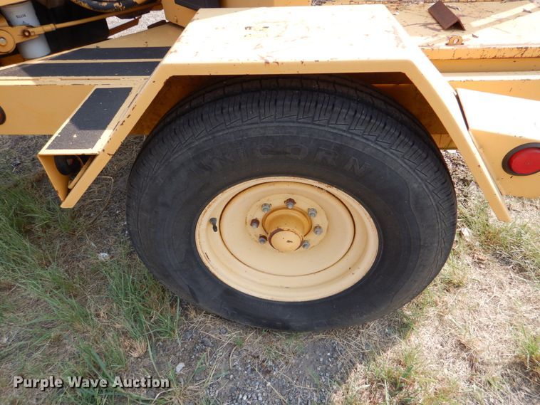 image for item DL0579 2001 Vermeer BC1250A  wood chipper