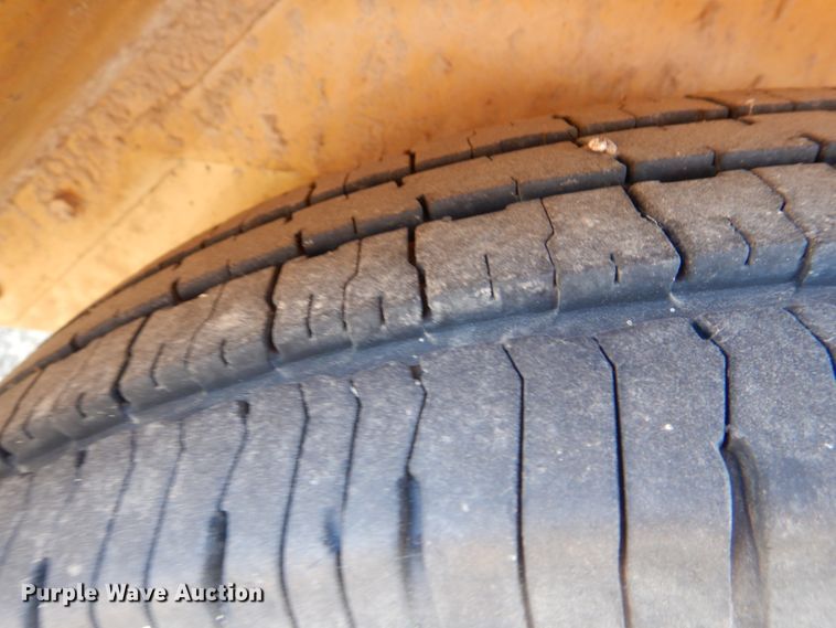 image for item DL0579 2001 Vermeer BC1250A  wood chipper