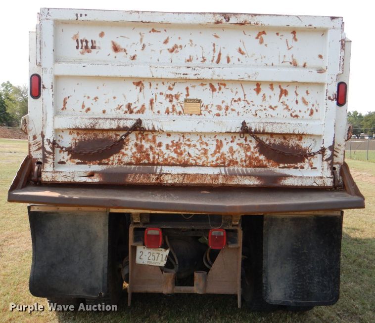 image for item DL0581 2003 International 7400  dump truck