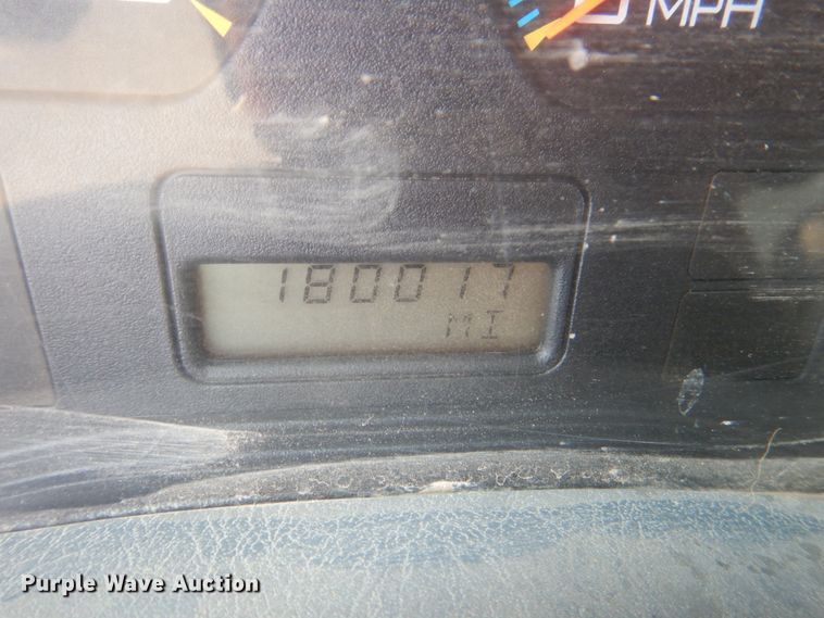 image for item DL0581 2003 International 7400  dump truck