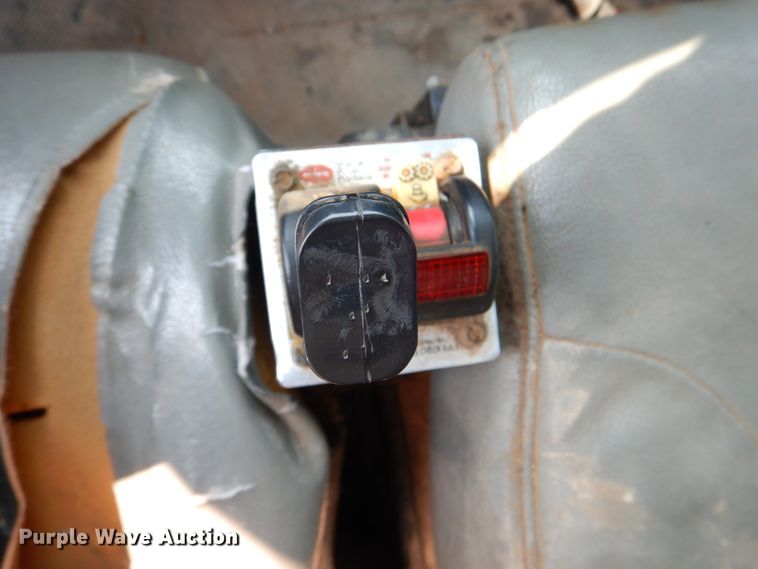 image for item DL0581 2003 International 7400  dump truck