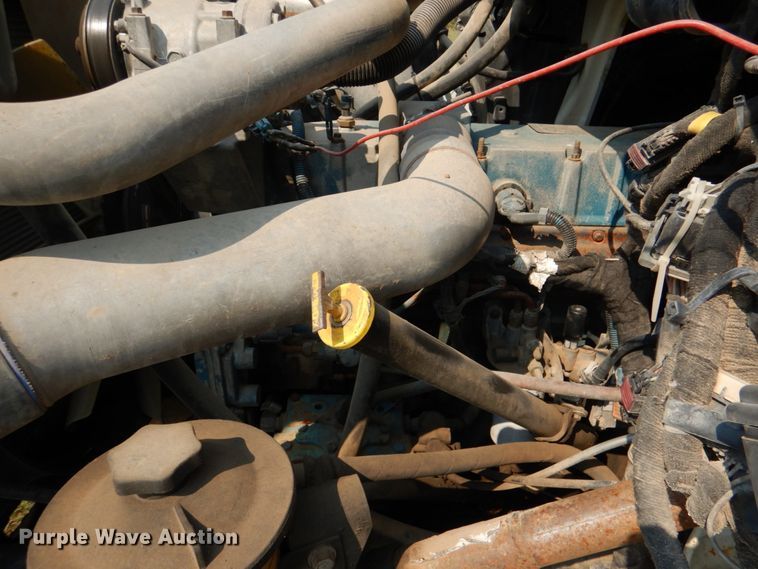 image for item DL0581 2003 International 7400  dump truck