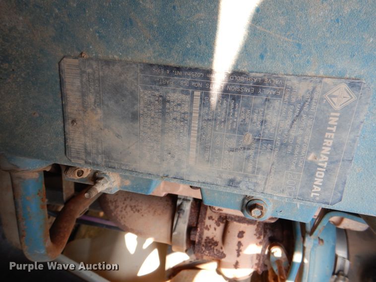 image for item DL0581 2003 International 7400  dump truck