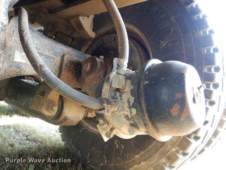 image for item DL0581 2003 International 7400  dump truck