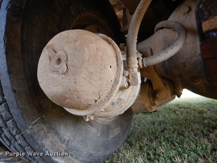 image for item DL0581 2003 International 7400  dump truck