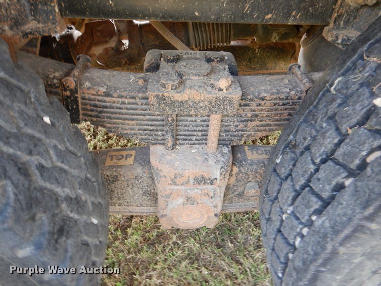 image for item DL0581 2003 International 7400  dump truck