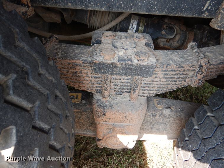 image for item DL0581 2003 International 7400  dump truck