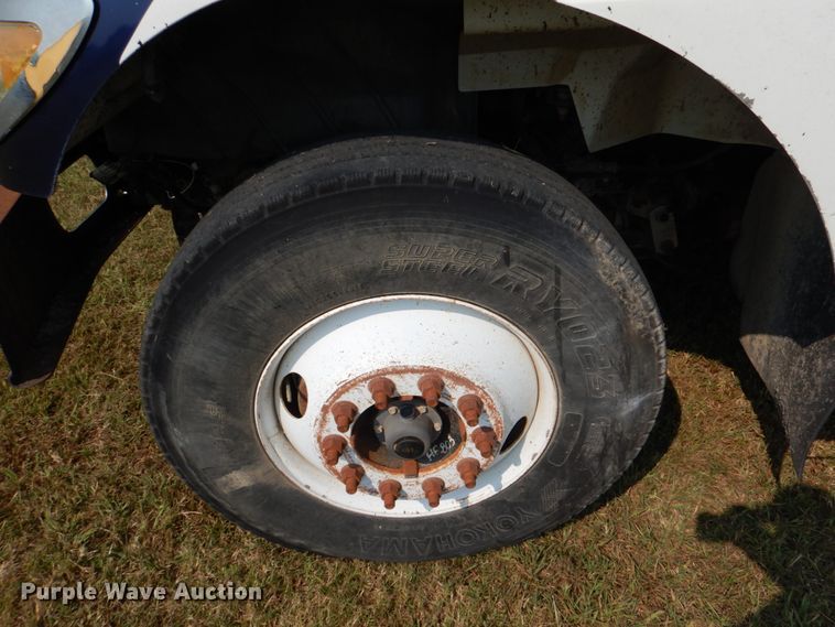 image for item DL0581 2003 International 7400  dump truck