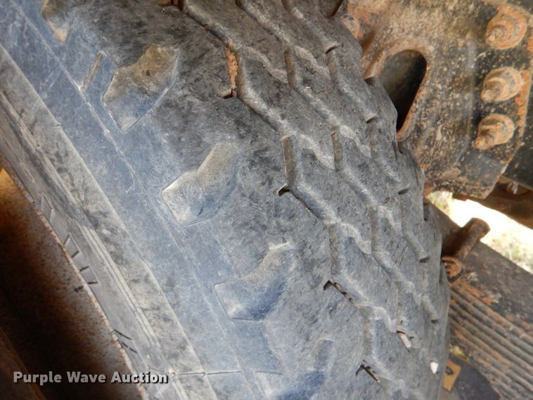 image for item DL0581 2003 International 7400  dump truck