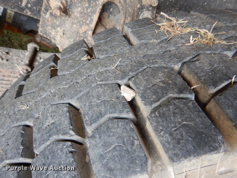 image for item DL0581 2003 International 7400  dump truck