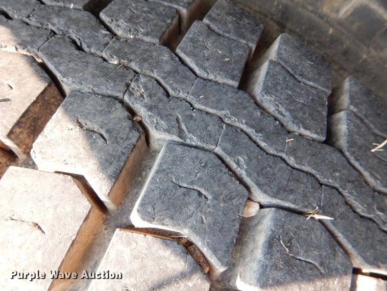 image for item DL0581 2003 International 7400  dump truck